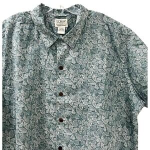 LL Bean Men's Shirt XL Green Slightly Fitted Tropical Seashells Conch Hawaiian‎